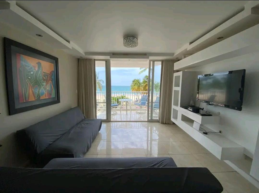 Beach Apartments At Marbella Del Caribe Сан-Хуан Экстерьер фото