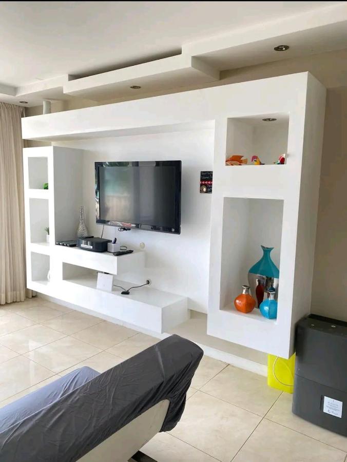 Beach Apartments At Marbella Del Caribe Сан-Хуан Экстерьер фото